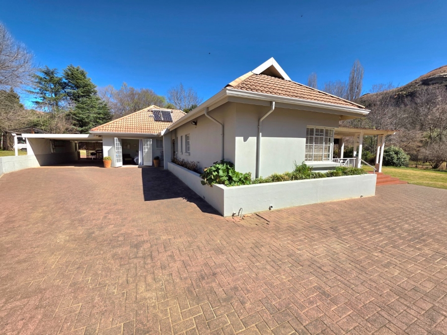 5 Bedroom Property for Sale in Clarens Free State